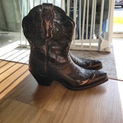 Leather cowboy Boots ariat (women Size 7 1/2)