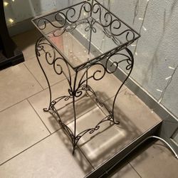 Princess House Plant Table Holder 