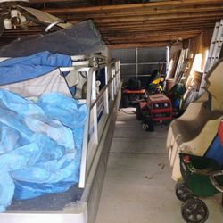 1996 Pontoon Boat