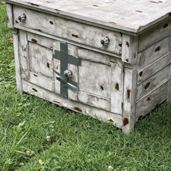 Chippy Distressed Dresser