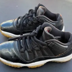 Nike Air Jordan 11 Low Black Gum 528896-001 Youth 5Y EUR 37.5