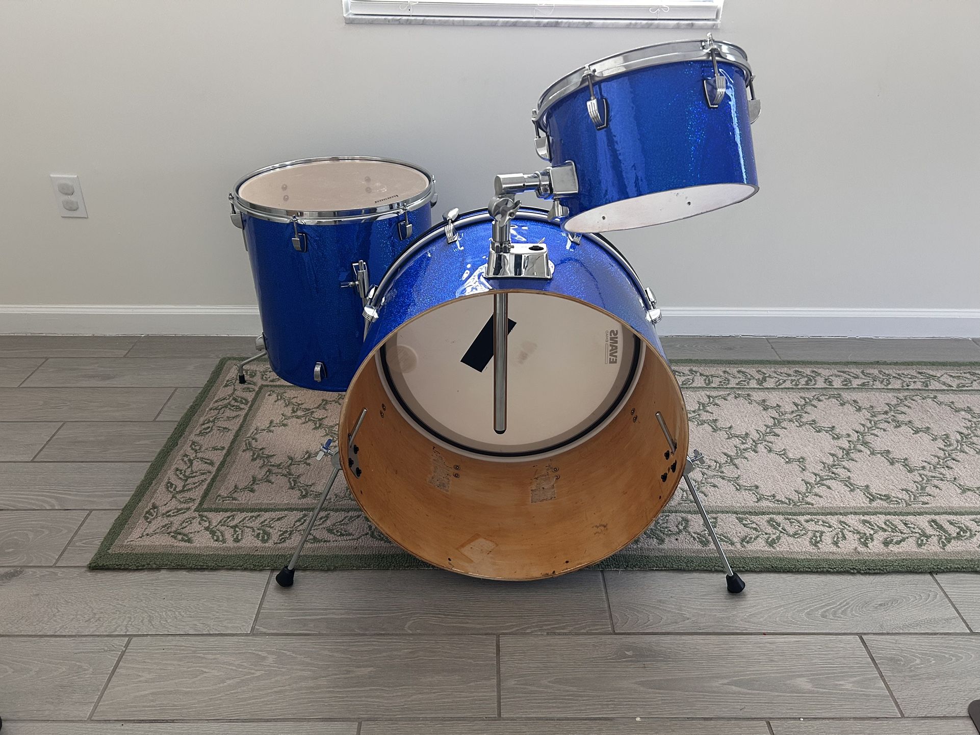 Ludwig accent Blue Sparkle Rewrapped Drum Set Kit 22/16/12