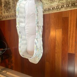 Baby Delight Nest Sleepy& Portable Bassinet.