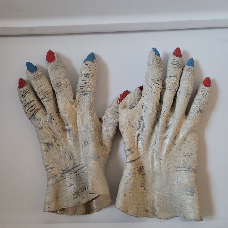 Take One 2007 Halloween Scary Clown Zombie Gloves Hands White Red Blue Nails