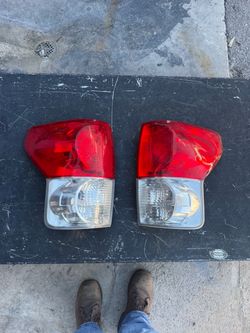 Tundra Taillights (2nd Gen) 2007-2013/14