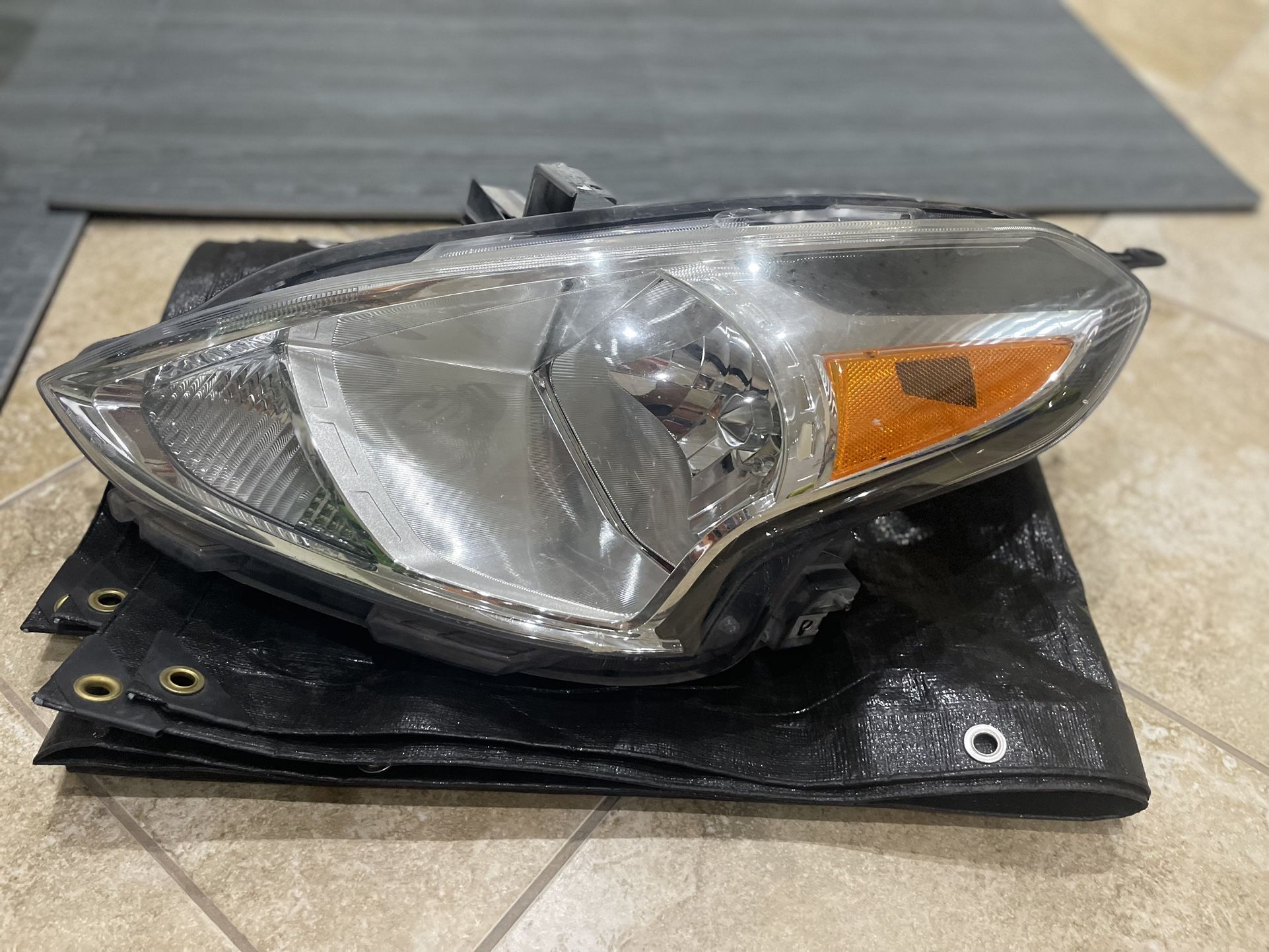 Headlight For 2015 Nissan Versa 