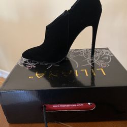 Classy Booties Size 10 (Brand New In Box) 