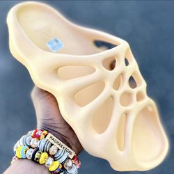 Adidas Yeezy 450 Slide “Cream”