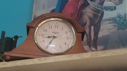 Reloj antique de madera