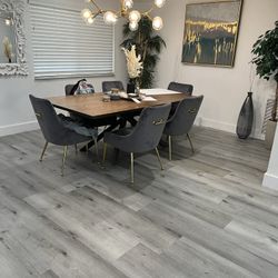 Laminate Flooring 