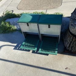 Chicken Feeders - Step-on to resist pests