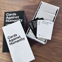 Cards Against Humanity Set