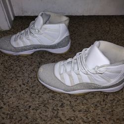 Jordan 11 Retro 'Vast Grey'