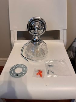 New silver wall lamp whit 💡 ( hardwired / only one )