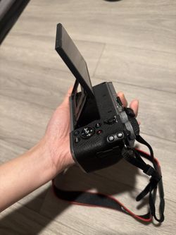 Canon EOS M6 Mark II Mirrorless Camera Body + Battery & Charger