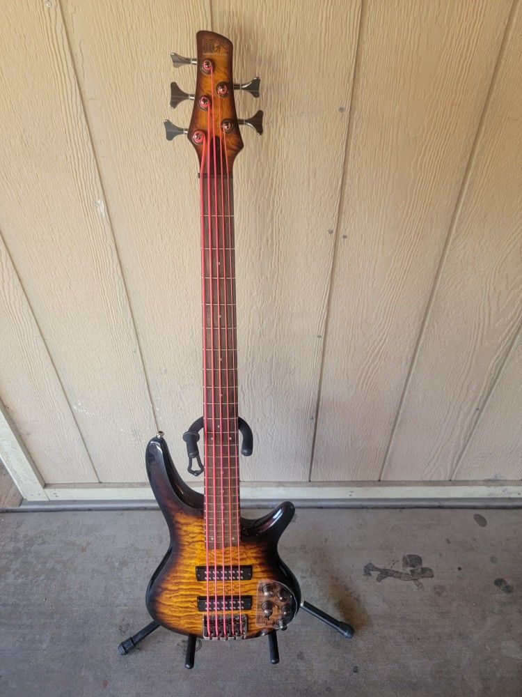 Electric Base Guitar