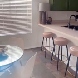 4 Counter Stools With Changeable Covers 