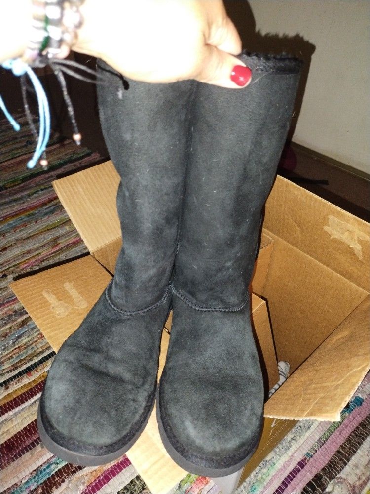 UGG Tall Boots Size 5youth (7 Women's)