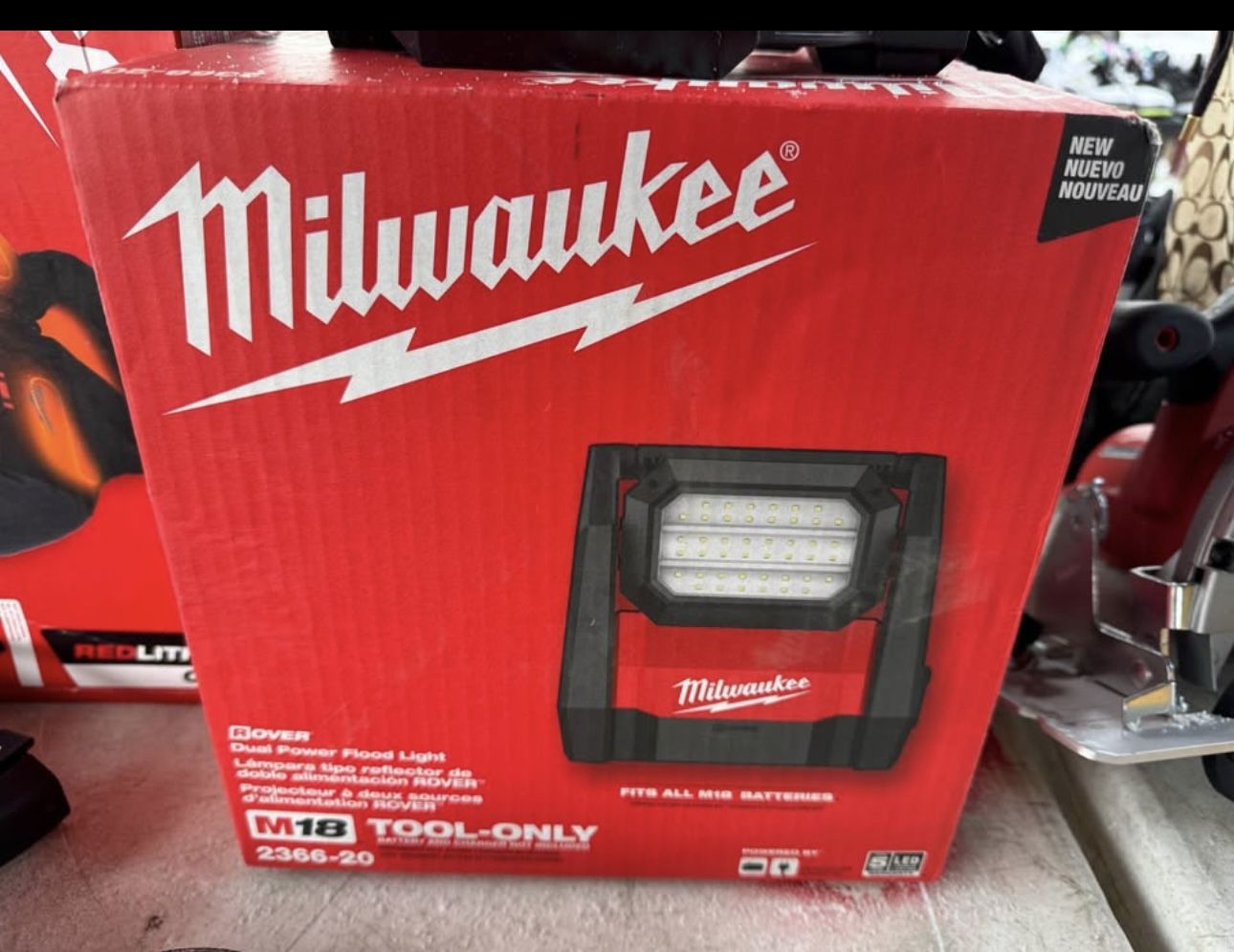 Milwaukee M18 Rover Dual Power Flood Light