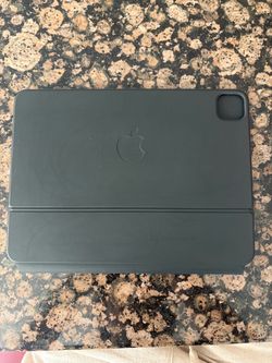10.9 inch Ipad apple magic keyboard