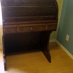 2 Antique Desks