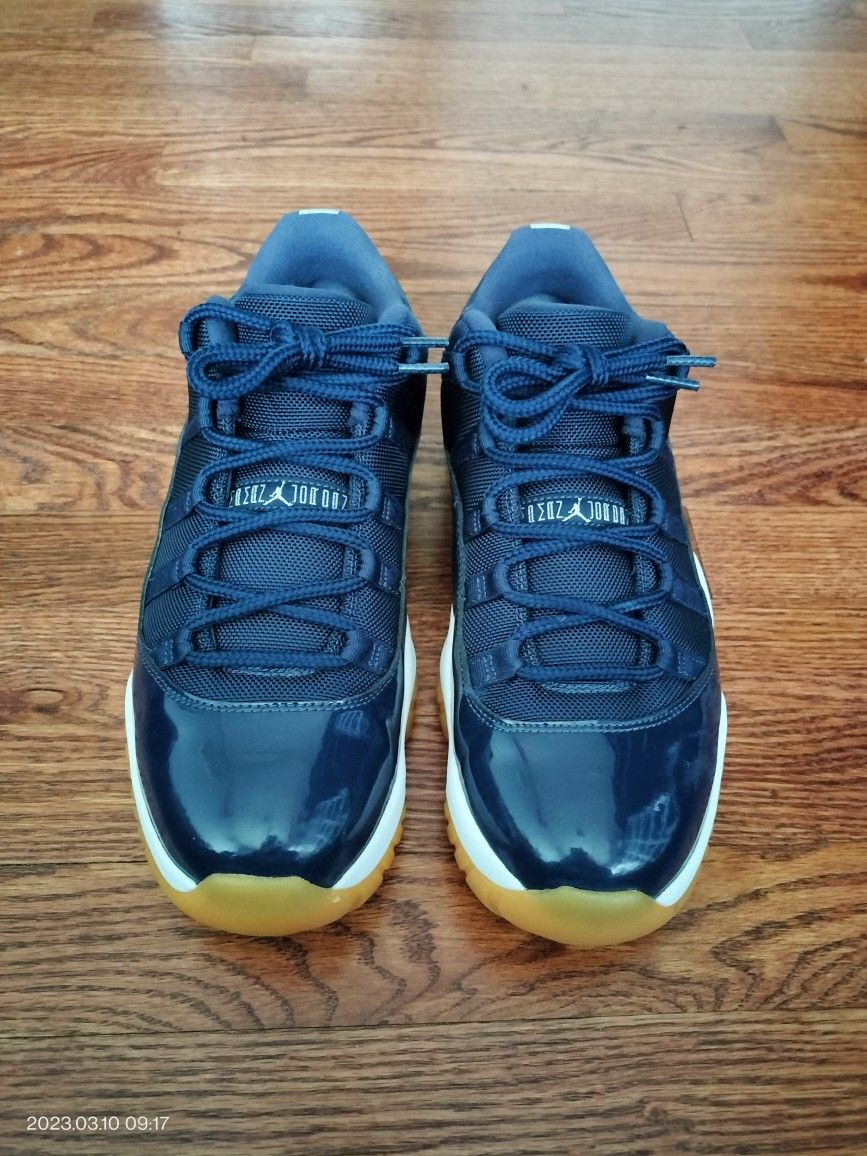 Air Jordan 11 Low "Midnight Navy"