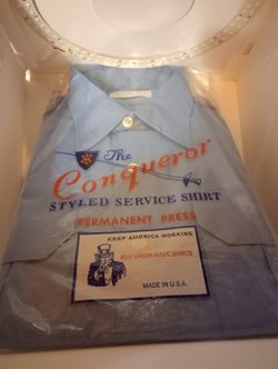 The Conqueror Permanent Press Styled Service Shirt
