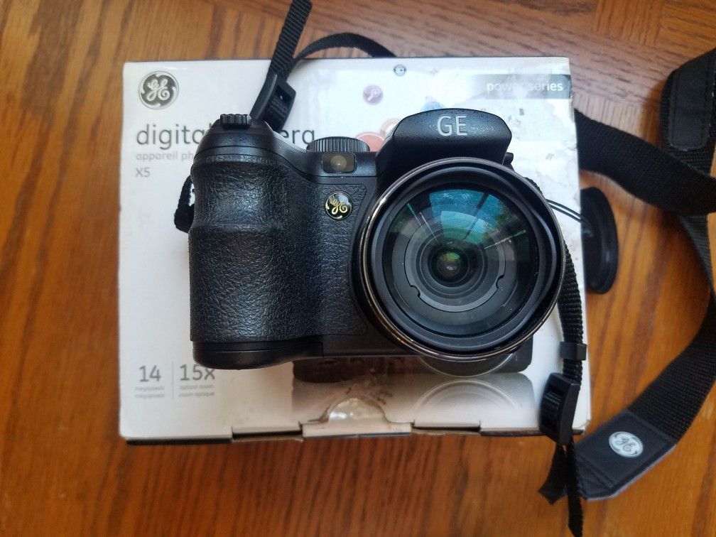 Digital camera GE Model X5