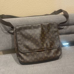 LV Messenger Bag/ men’s 
