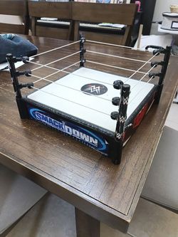 WWE Wrestlemania Spring Bounce Action Figure Toy Wrestling Ring 2010Mattel P9600