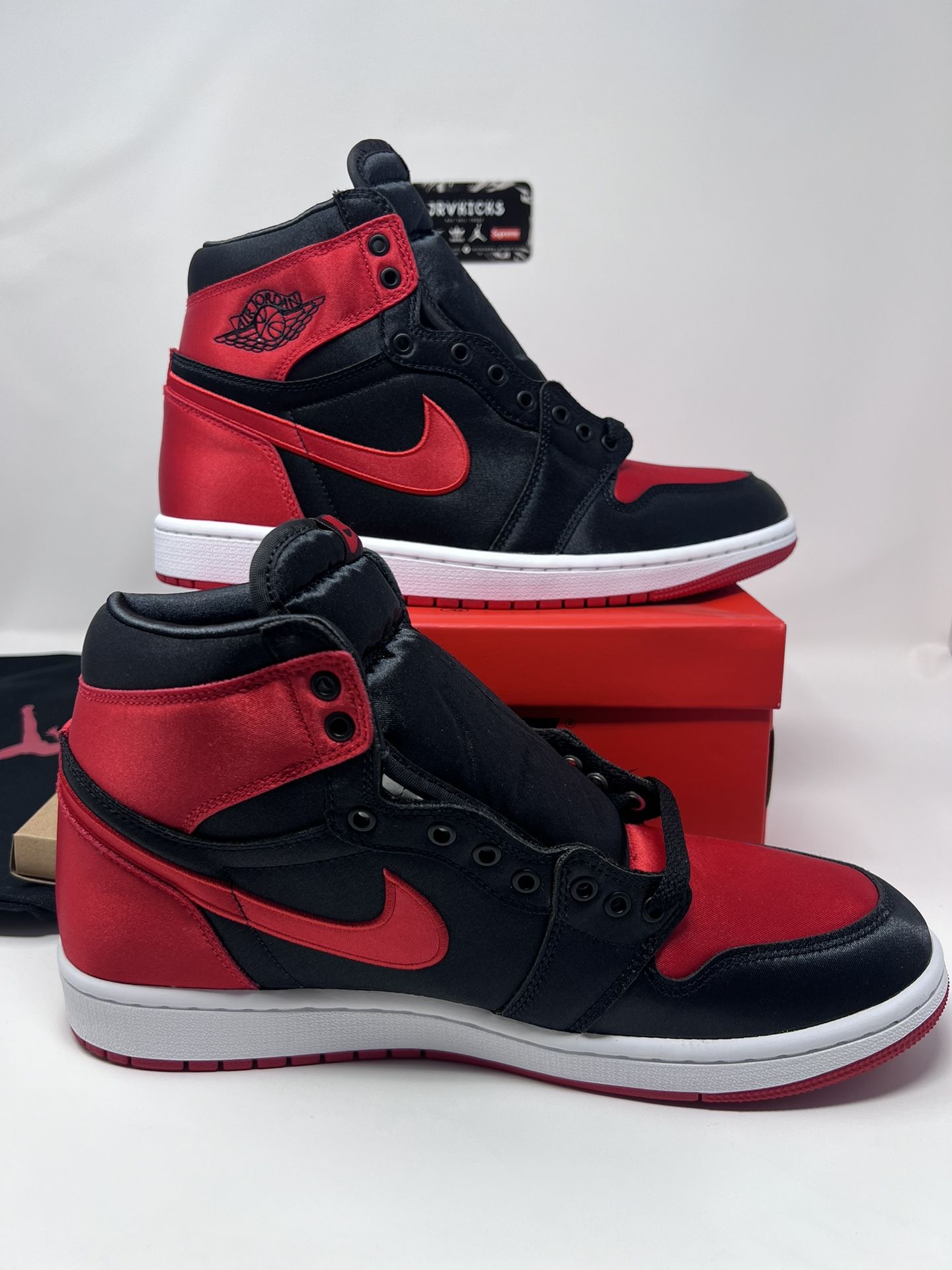Nike Air Jordan 1 Retro High OG Satin Bred Womens Size 11 / Mens 