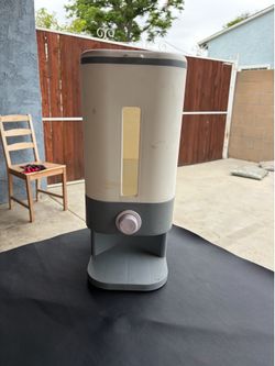 Rice dispenser