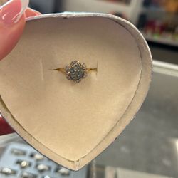 Gold Flower Ring With Green Stones And Diamonds 