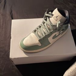 Jordan 1 Jade Smoke 