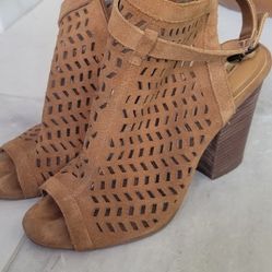 BCBG Generation Women's Suede Wedge Shoe- Size 6.5 