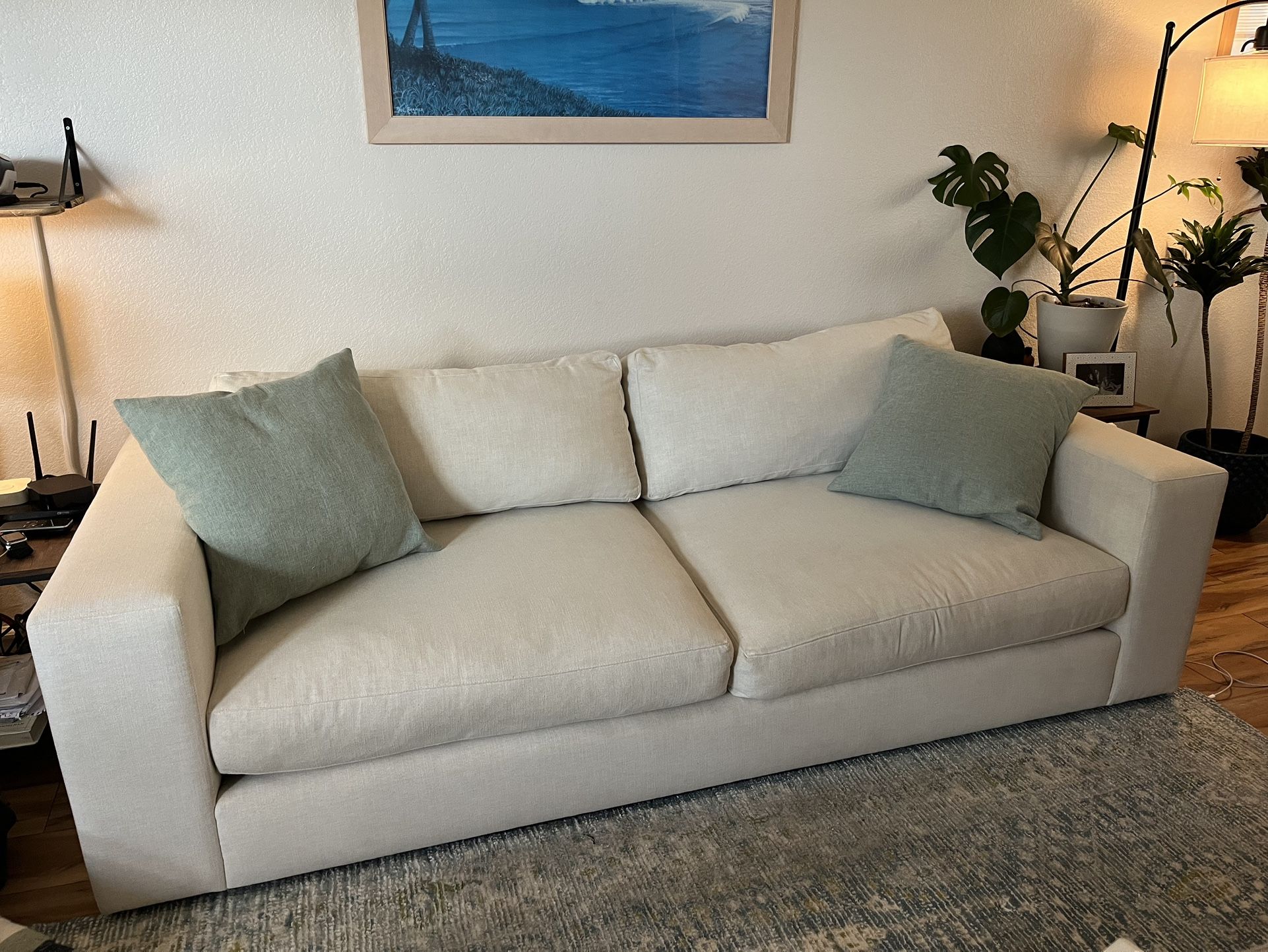 Crate And Barrel Couch Great Condition 