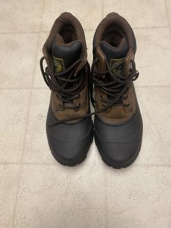Near New crest Ridge Boots size 11 $35