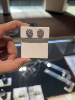 14k white gold REAL LAB DIAMOND earrings 2ct for a good price!!