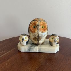 Pair of Vintage MCM Italian Hand Carved Alabaster Stone Carved Owl Bookends