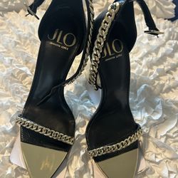 Jennifer Lopez • Black and Gold Chain Accent Heels • 7M •