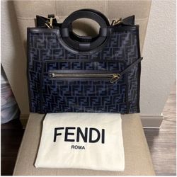 Bolsa FEndi autentica solo la huse 1 ves precio 1300