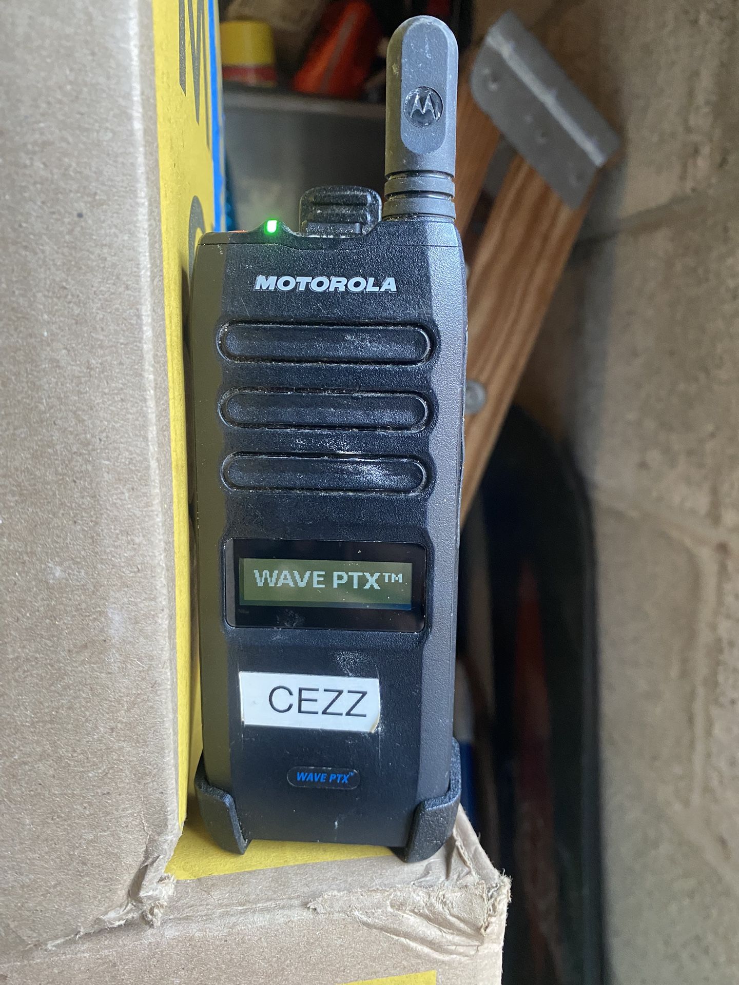 Motorola Wave TLK110 Radio