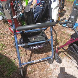 NICE WALKER