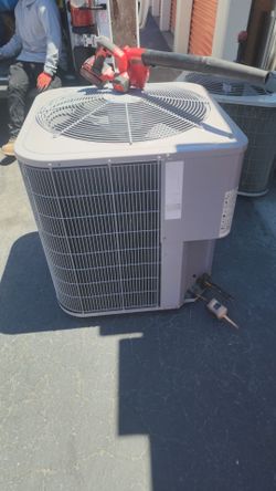 Air conditioner aire acondicionado para casa o pequeño negocio for home or small business can call me me puede llamar