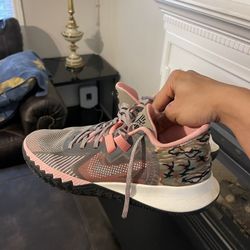Pink Men-Women Basketball Shoes (Perfect Condition)