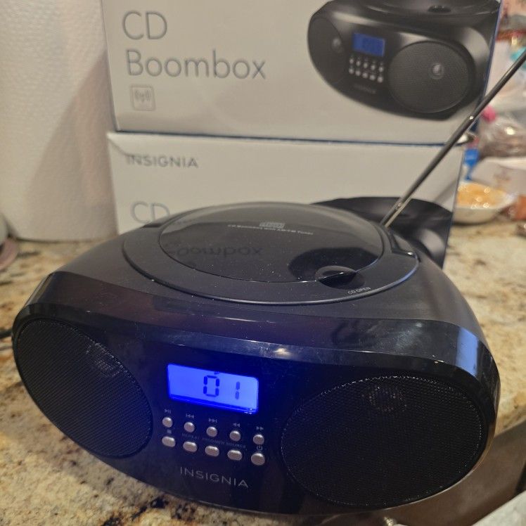 Insignia™ - CD Boombox - Black