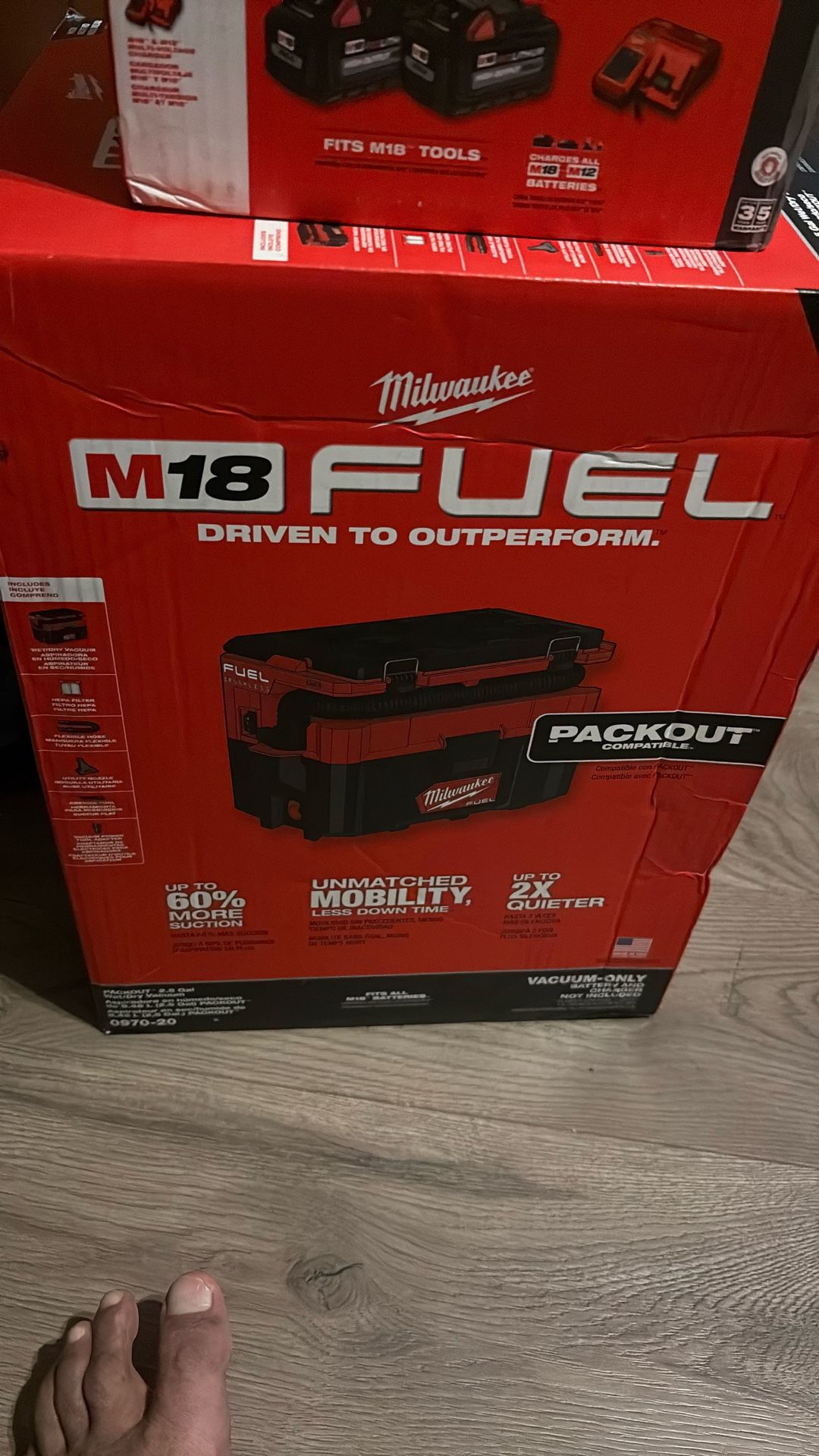 New Milwaukee Vacumm And 2 Battery’s