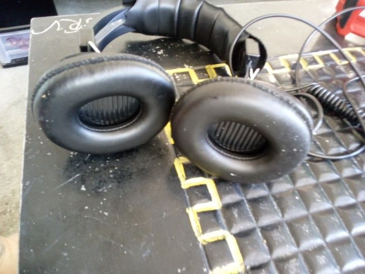 Headphones 