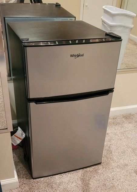 Whirlpool Mini Fridge and Freezer 