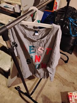 Old Navy Gray Graphic Long Sleeve Shirt